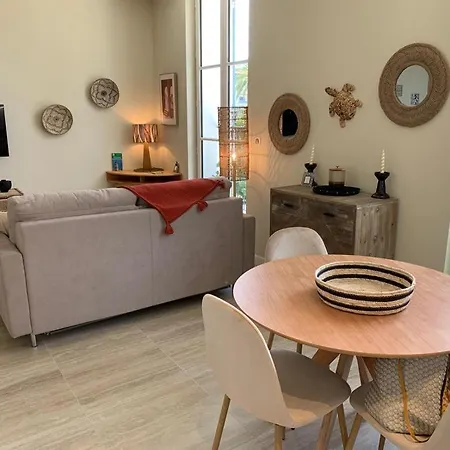 Grand Studio 3 Personnes A Deux Pas Du Centre Et كان